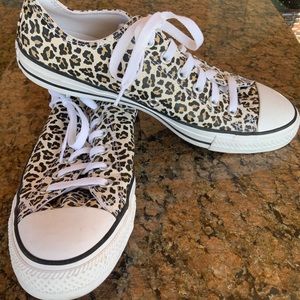 Converse NEW size 10 Cheetah